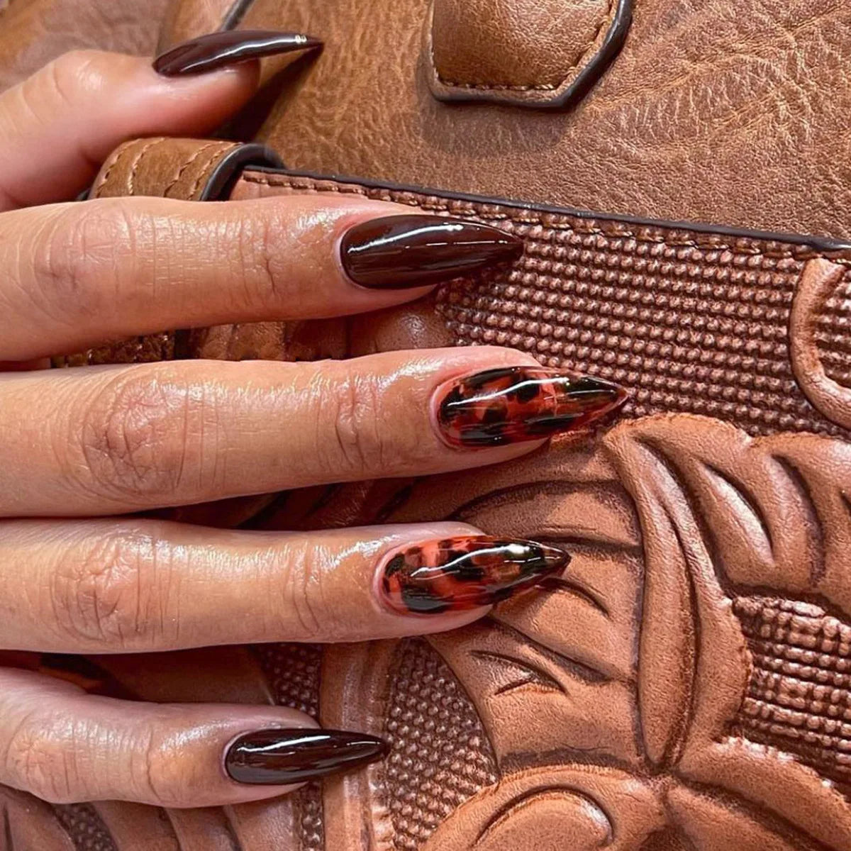 24 Pcs press on nails French style